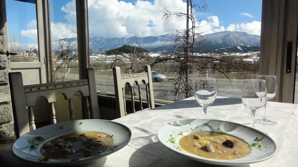 Hotel Fonda Matia Bellver De Cerdanya Exteriér fotografie